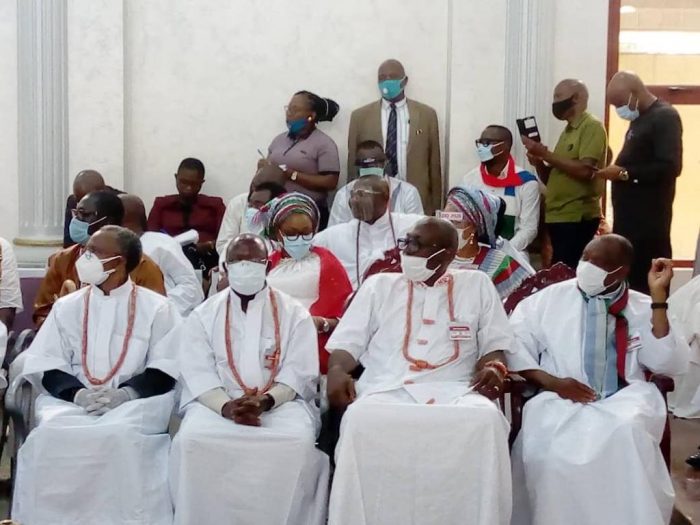 El-RRufai, Oshiomhole, Ize-Iyamu at the Oba of Benin palace for Royal Blessing