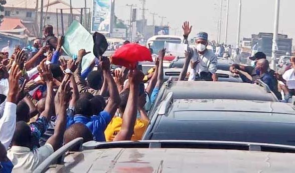 Saraki acknowledges supporters in Ilorin on Saturday