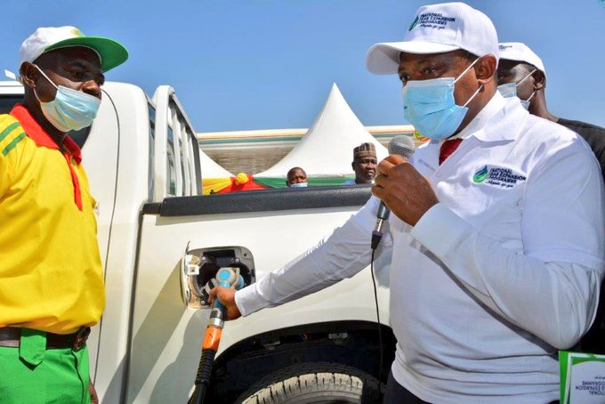 Dispensing autogas into a vehicle