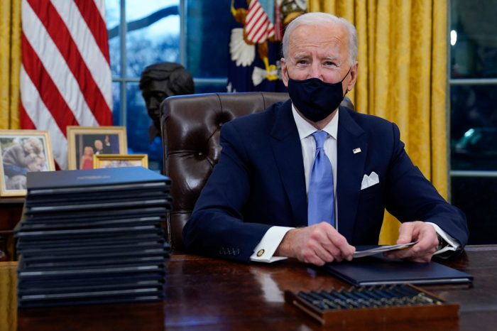 Biden goes to work at Oval office