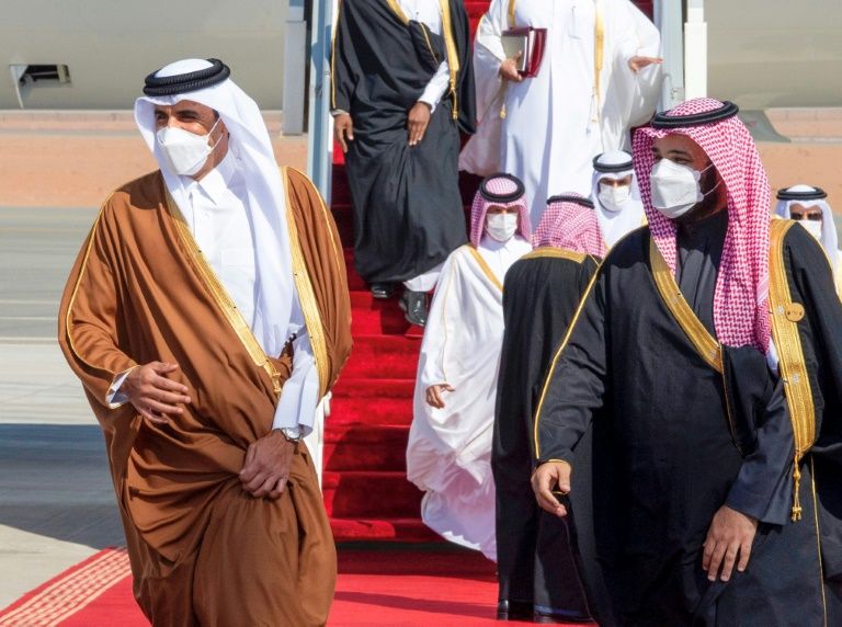 Qatar’s leader received by Saudi Crown Prince Mohammed bin Salman