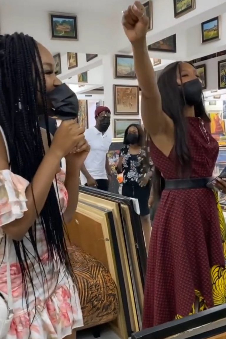 Bbnaija Vee meets lookalike, Naomi Campbell P.M. News
