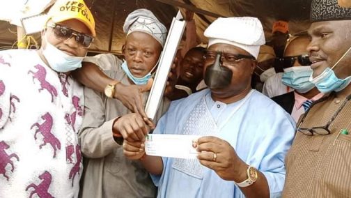iyiola-omisore-supporters-switch-to-apc-p-m-news