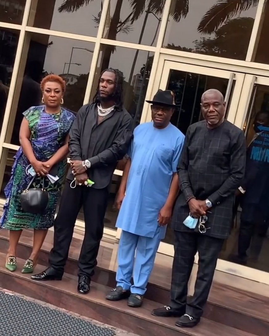 Burna Boy, his parents and management team paid Governor Wike a courtesy visit at the Government House, Port Harcourt.
