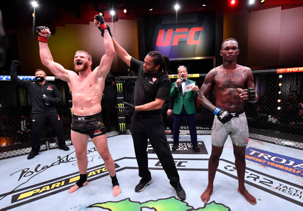 Adesanya loses first title fight to Blachowicz by unanimous decision