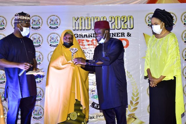 Zainab Mai-Masa receiving-the-Micro-Business-Award-from-the-Chairman-of-KADIRS
