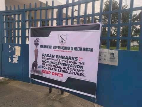 Locked: Members of Parliamentary Staff Association of Nigeria, PASAN shut the gate to Rivers House of Assembly