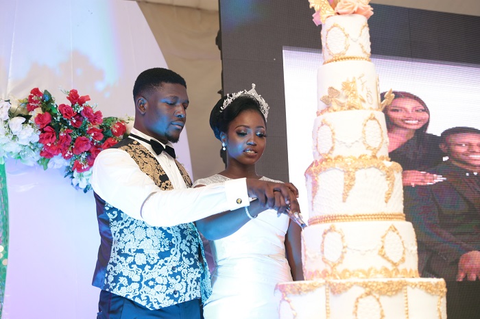 Oba Malaolu and his wife set for cake cutting 