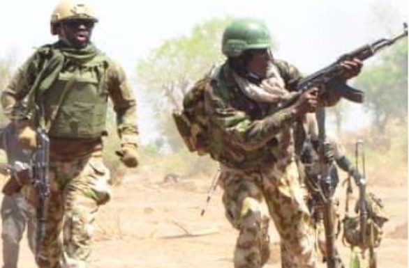 Troops of Nigerian army fight ISWAP terrorists in Dikwa