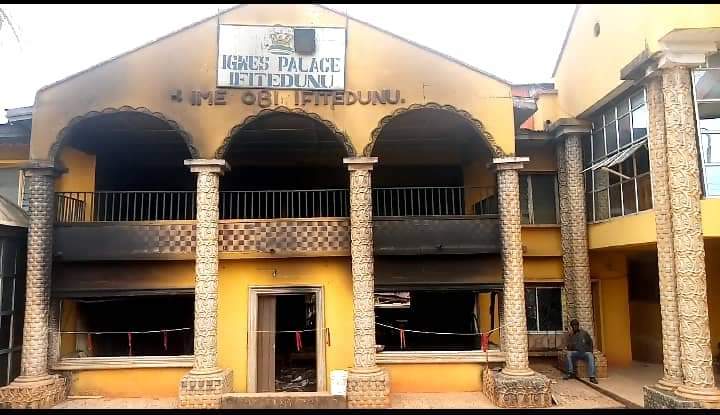 Palace of Igwe Emeka Ilouno attacked by arsonists