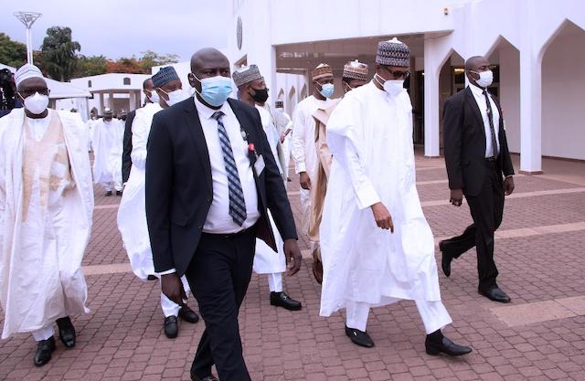 Buhari arrives for the Eid-el-Fitri prayer at the Villa