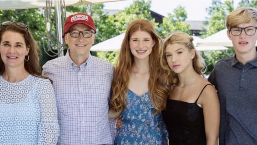 Melinda and Bill Gates with their children Jennifer, Phoebe and Rory