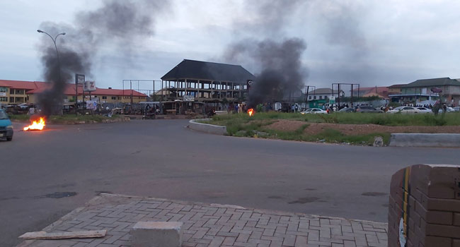FILE PHOTO: Protesting youths set bonfires around Lameco roundabout in Osogbo, Osun State capital.