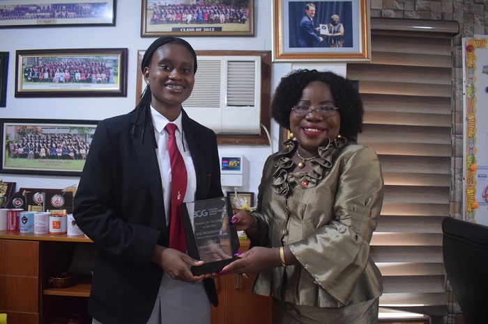 Tamaramiebi Akika with our Principal _ Mrs Chinedum Oluwadamilola