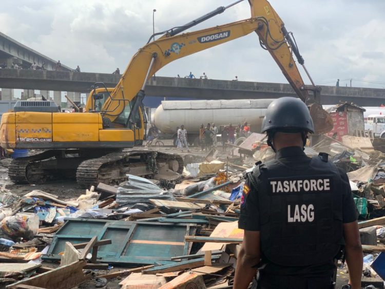 Lagos demolishes shanties on Iganmu under-bridge