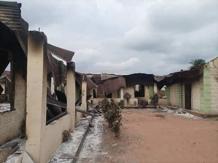 The police station burned down in Atta Imo state