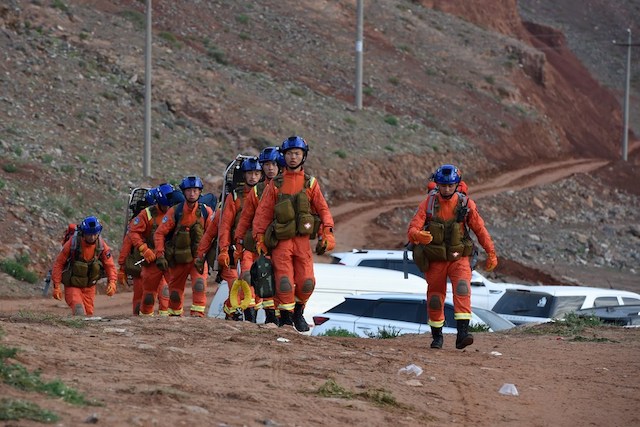 rescue workers during the disastrous Chinese ultramarathon