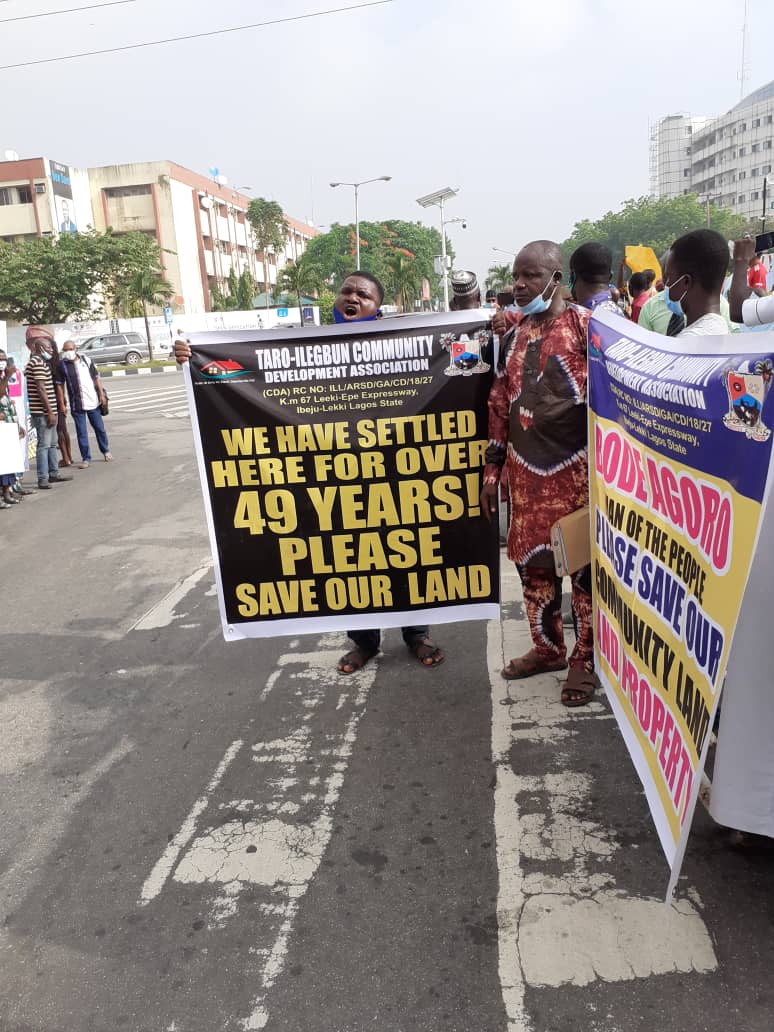 Taro-Ilegbun residents protesting at Lagos Assembly on Monday