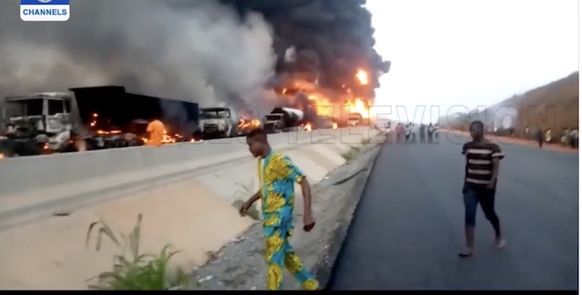 the tanker fire on Lagos Ibadan expressway 1