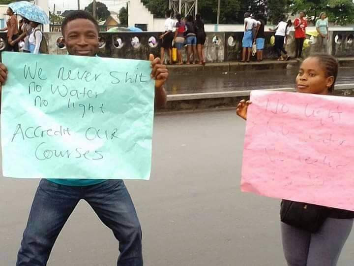 Some protesting students of Rivers State College of Health Sciences