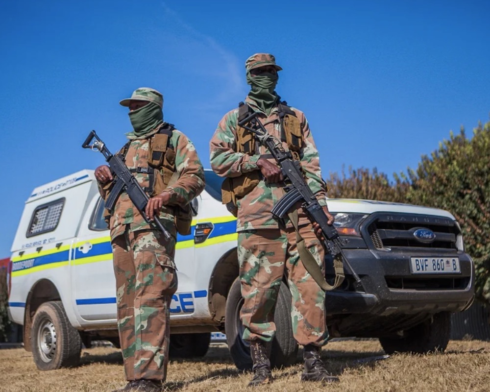 South African soldiers on the streets to quell Zuma riots and looting