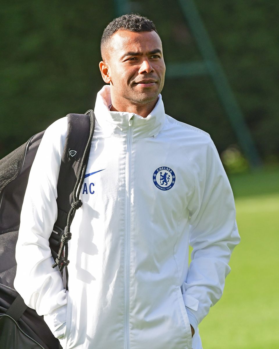 Ashley Cole to assist in coaching England U-21