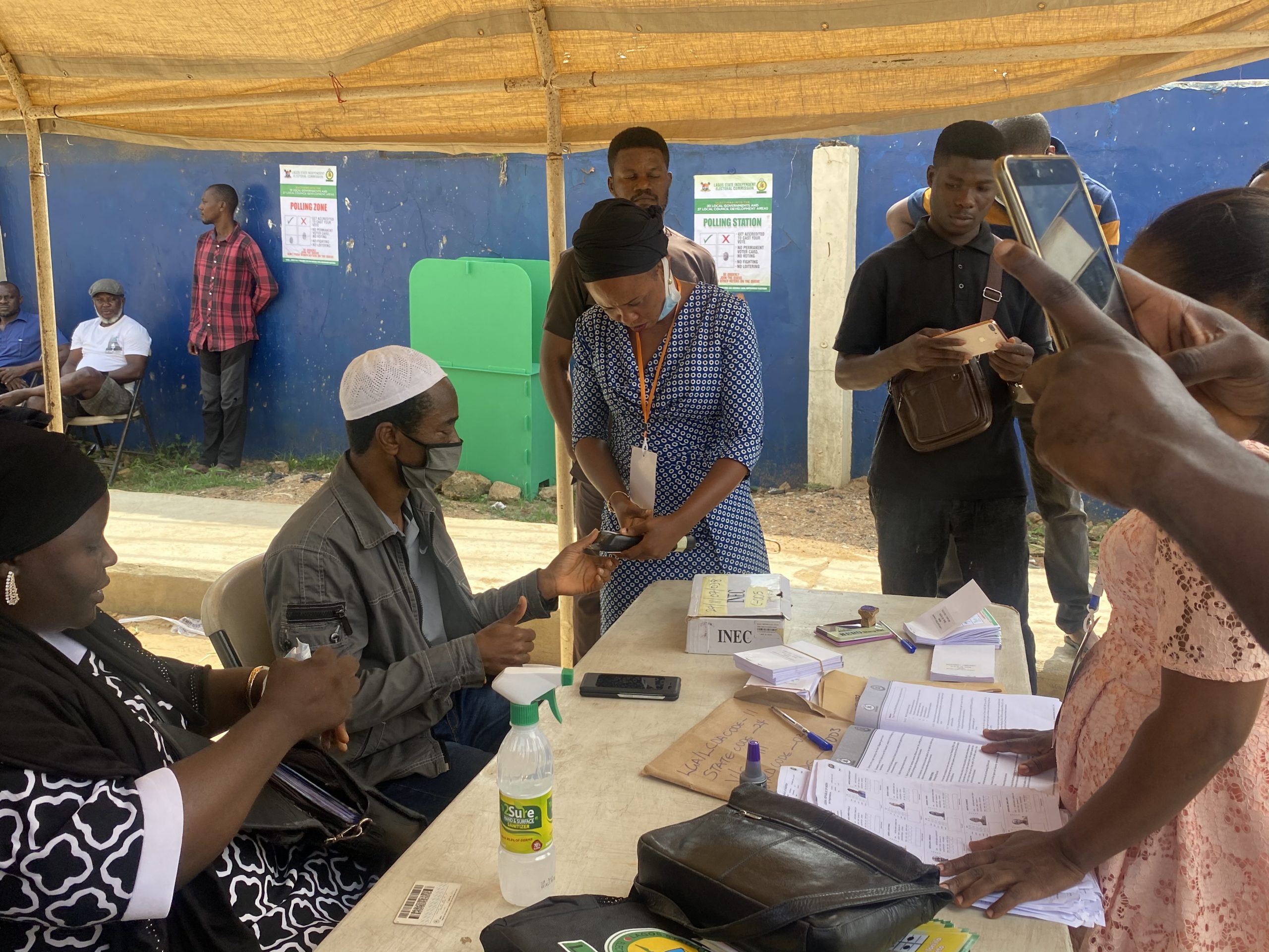 Card reader fails in Polling unit 038 Along Ifesowapo, Ojodu LCDA