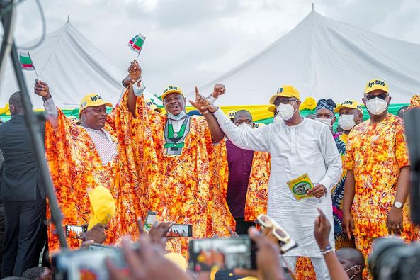 Dapo Abiodun in white kaftan campaigning for the APC candidate in Abeokuta North LGA on Thursday