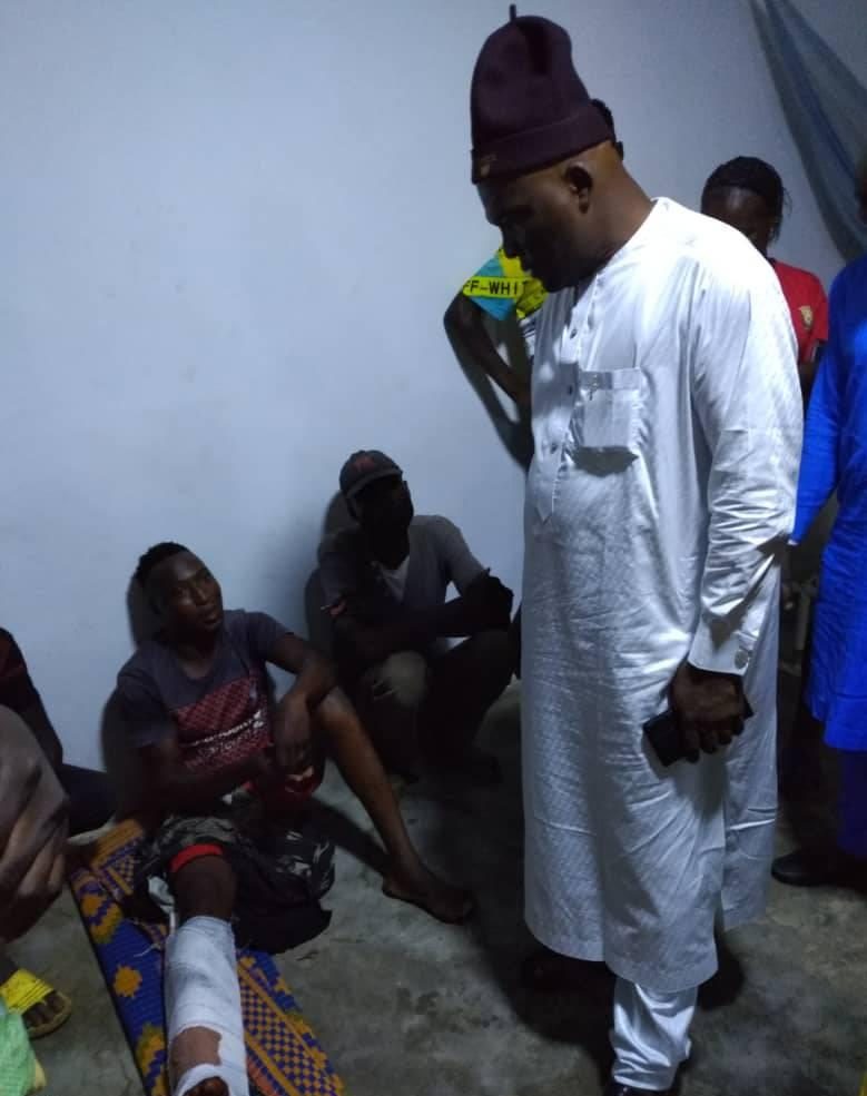 Prince Moses Batalu visits the injured in Numan
