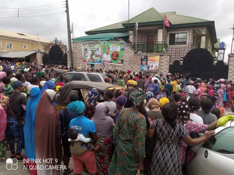 The crowd at Jude Idimogu’s house waiting for Sallah gifts