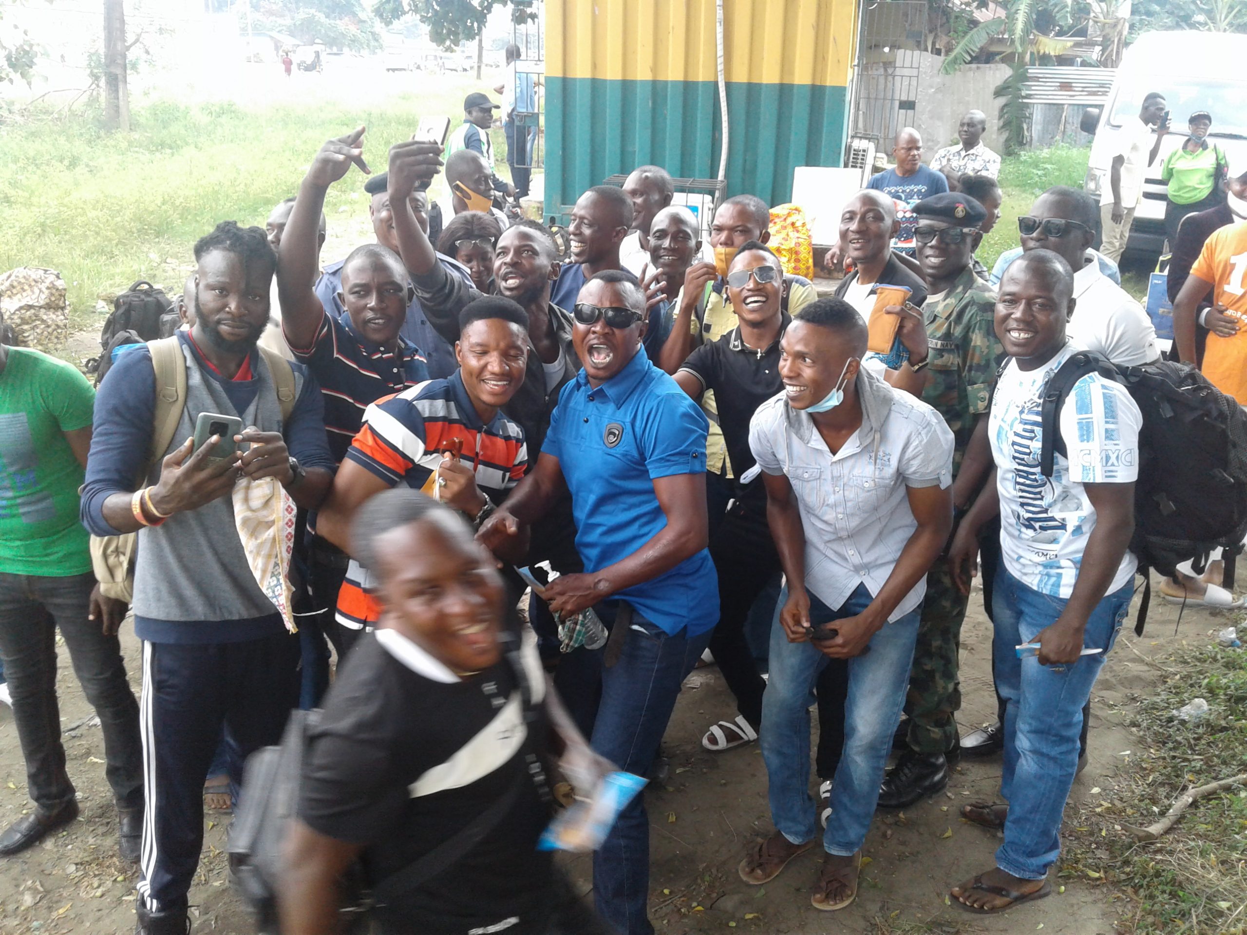 Nigerian soldiers jailed for demanding better weapons regain freedom