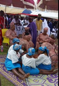 Ayaba Ramat Adeyemi, the Iya Ile-koto ( sitting)