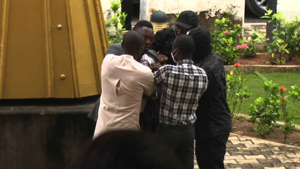 DSS attacks Journalist 1