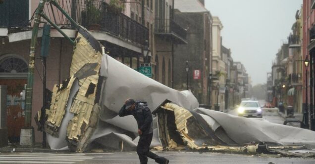 Hurricane Ida knocks out power in New Orleans