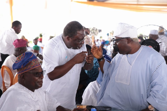 Senator Tokunbo Afikuyomi and Senator Iyiola Omisore having a chat at the event