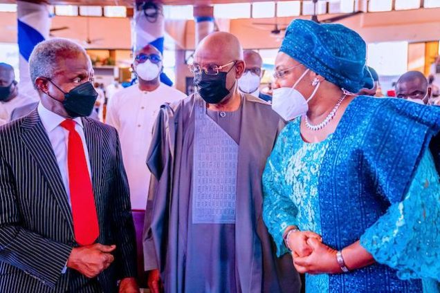 Osinbajo, left, with Dr Israel Akanji and his wife