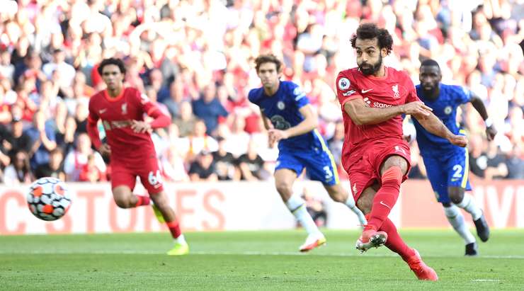 10-man Chelsea battle to hold Liverpool at Anfield