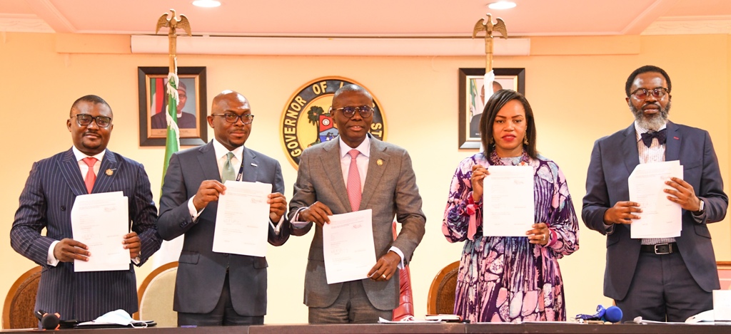 L-R: Dr. Rabiu Olowo, Mr. Bola Onadele. Koko; Mr. Babajide Sanwo-Olu; Mrs. Solape Hammond and Mr. Moyo Onigbanjo (SAN), during the signing of the Lagos State Green Bond Issuance Memorandum of Understanding (MoU) at Lagos House, Marina, on Tuesday.