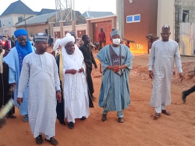 Atiku Bagudu, second right with Sarkin Kabin Jega, Alhaji Arzika Bawa,