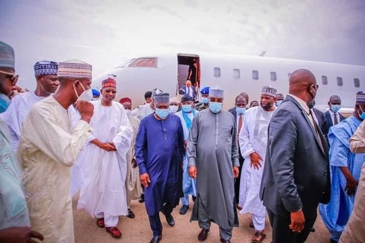 Atiku arrives Yola in his PJ to receive the defectors