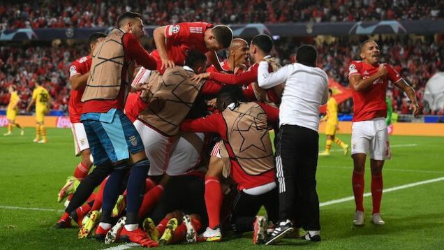 Benfica players celebrate thrashing Barcelona