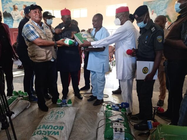 FG begins distribution of farm inputs to 1,911 flood victims in Imo