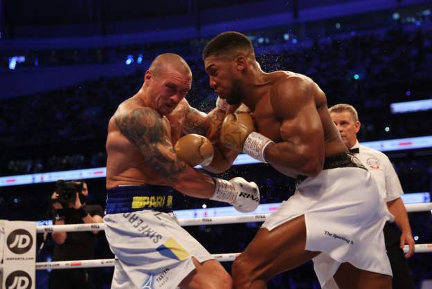 Joshua loses his belts to Usyk