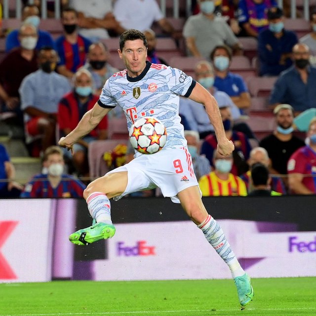 Lewandowski: scores two goals against Barcelona at Camp Nou