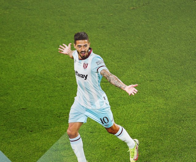 Manuel Lanzini scored the only goal of the match