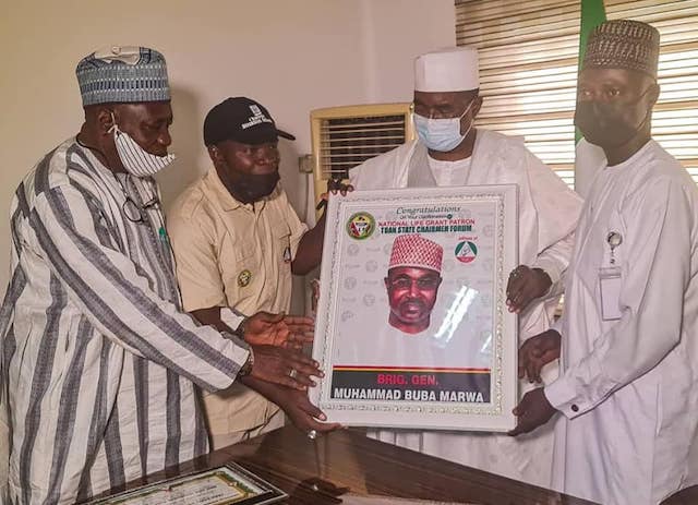 Marwa wth reps of tricyle operators in Abuja