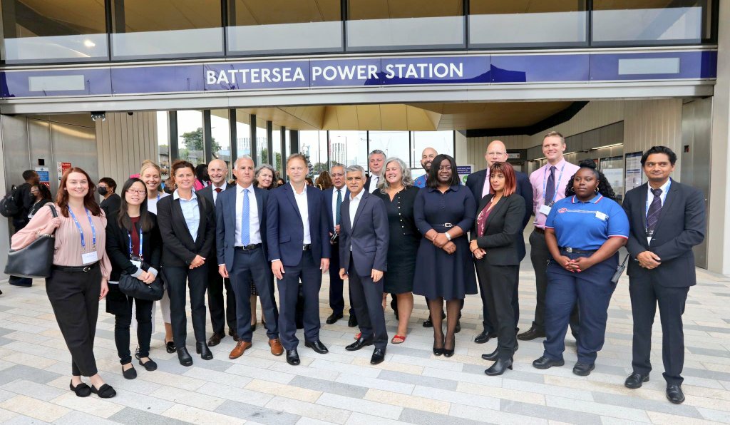 Mayor Sadiq Khan middle and other London city officials