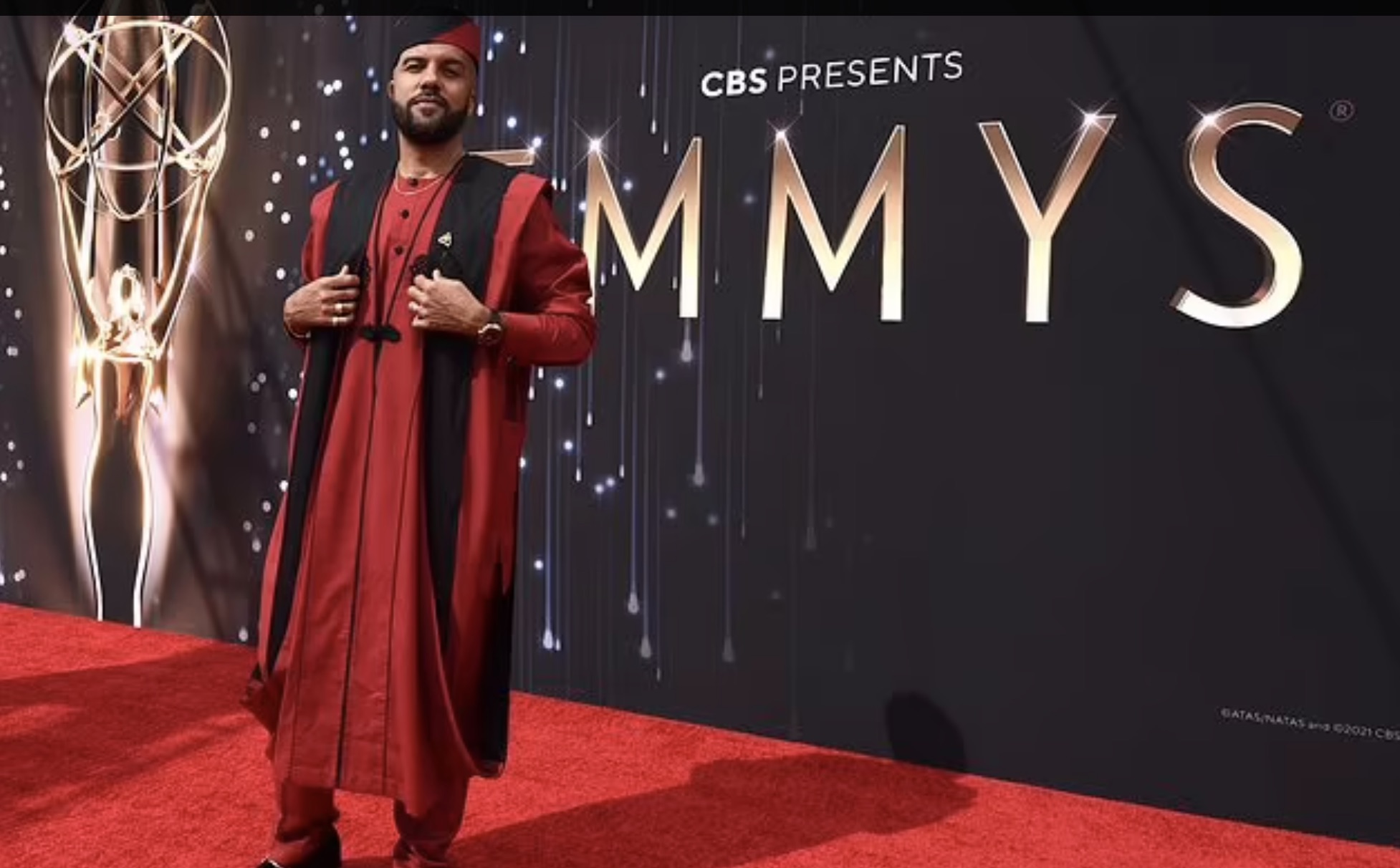 O-T Fagbenle wows in this Yoruba attire designed by Sofisticat