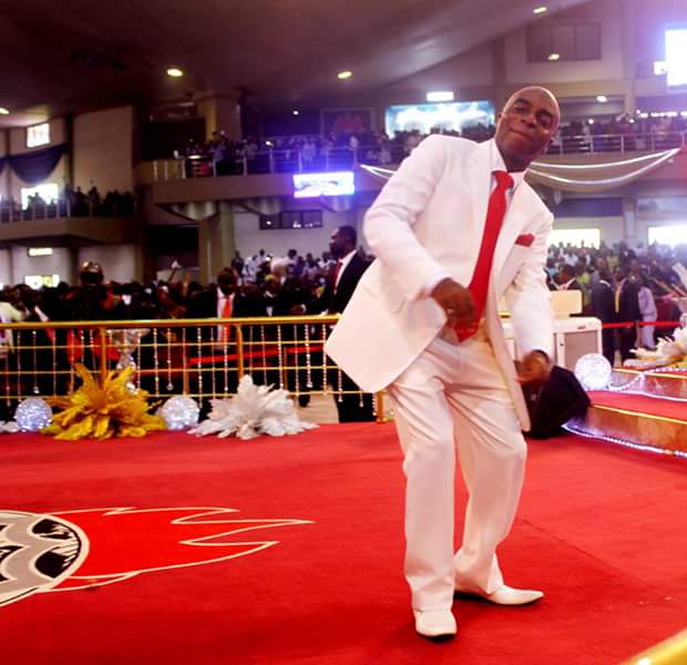Oyedepo dancing