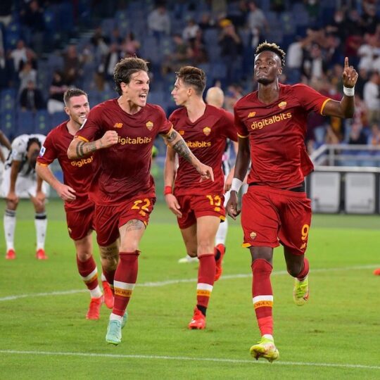 Tammy Abraham, right scores for Roma